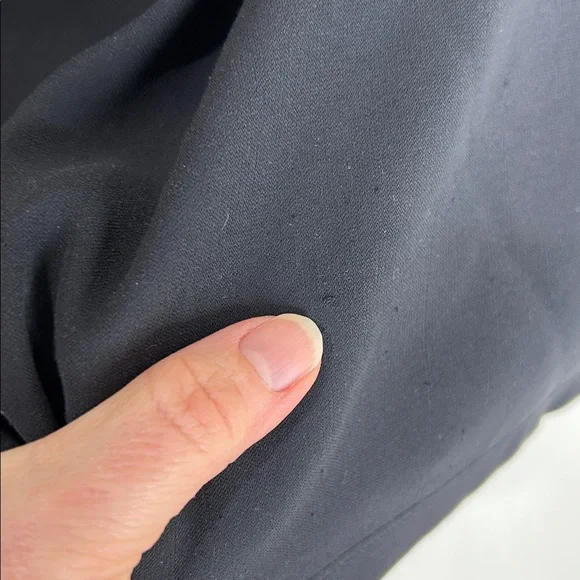 Lululemon On The Fly Short *Woven *2.5" Black Size 12 - Picture 14 of 16